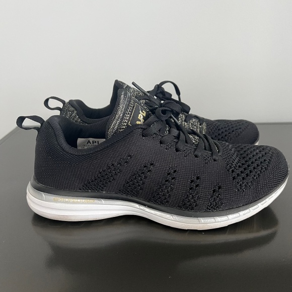 APL Women's TechLoom Pro Running Shoe - Size 8 - Picture 2 of 5